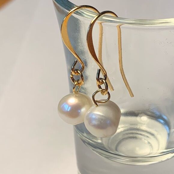 Handcrafted Pearl Earrings - Picture 4 of 10